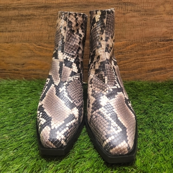 Host Pick 🥳🥳 New ALL SAINTS Lenora Snake Print Bootie Sz 36 - Picture 7 of 10